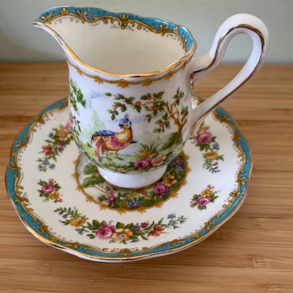 Royal Albert Creamer and Saucer - Picture 1 of 7